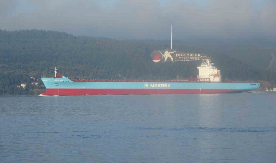Çanakkale Boğazı’nda seyreden 229 metre uzunluğundaki ‘MAERSK UTAH’ isimli konteyner