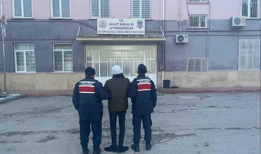Afyonkarahisar ilinde jandarma ekipleri tarafından aranan 51 kişi farklı suçlardan