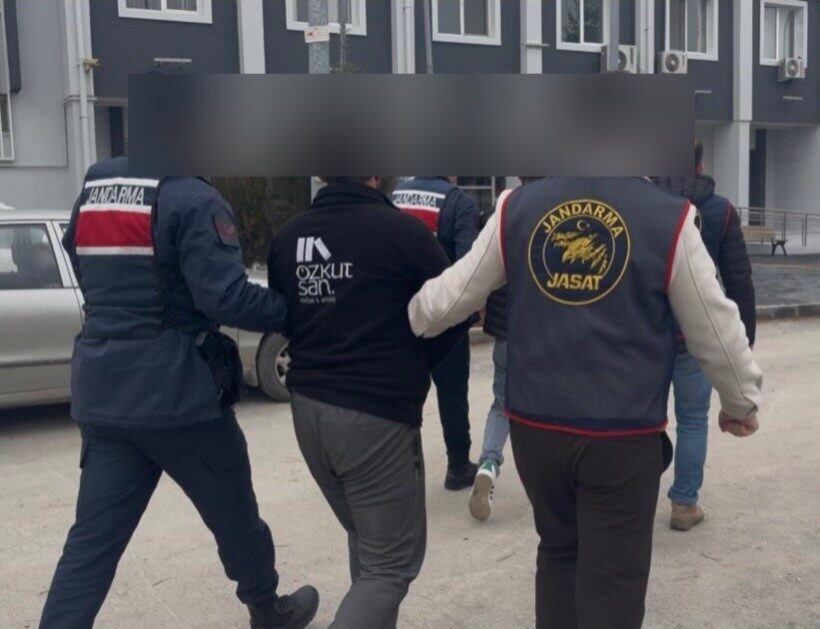 Çorum’un Sungurlu ilçesinde, kış aylarında köylerde boş kalan evleri hedef