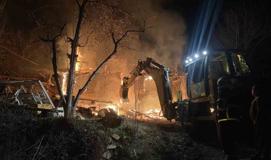 Çorum’un Laçin ilçesinde meydana gelen yangın sonucunda bir eve ve