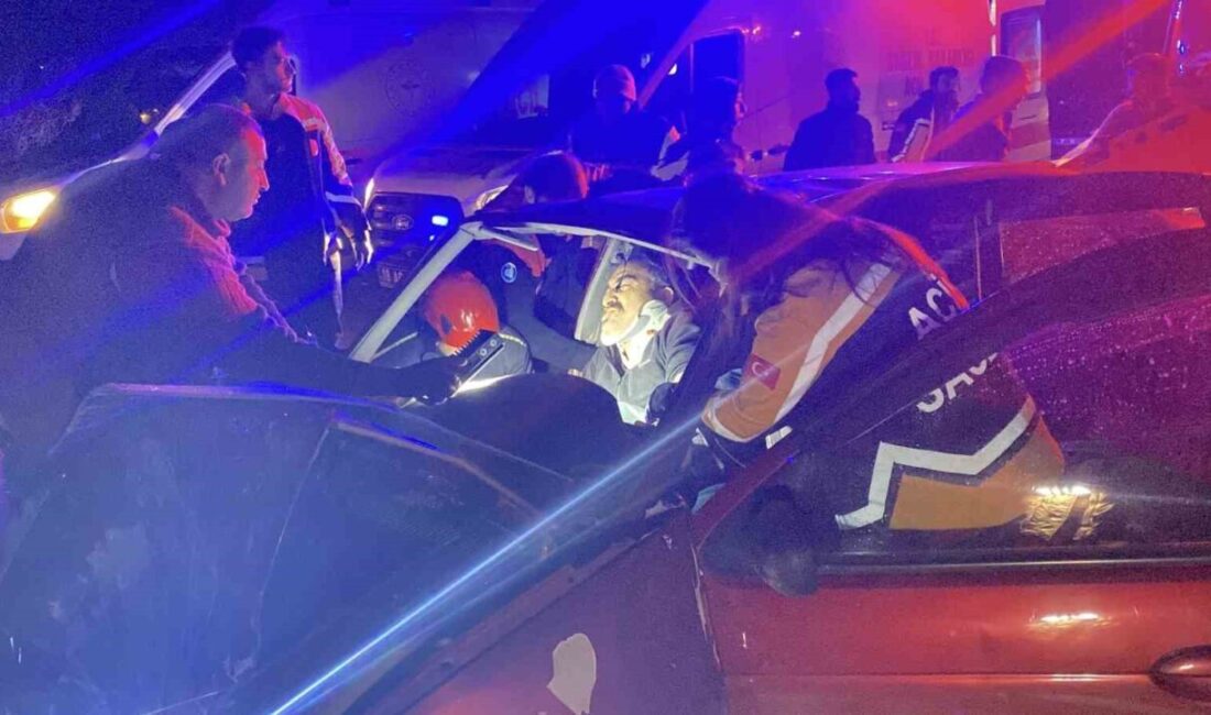 Çorum’da meydana gelen bir trafik kazasında, 3’ü çocuk 8 kişi