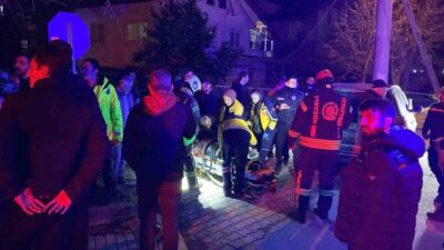 Kocaeli’nin Kartepe ilçesinde meydana gelen bir kaza sonucunda, sürücüsünün direksiyon