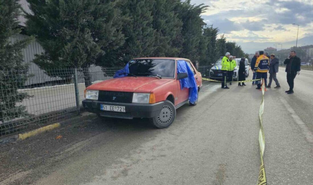 Safranbolu ilçesinde bir sürücü, Emek Kavşağı mevkiinde direksiyon başındayken aniden