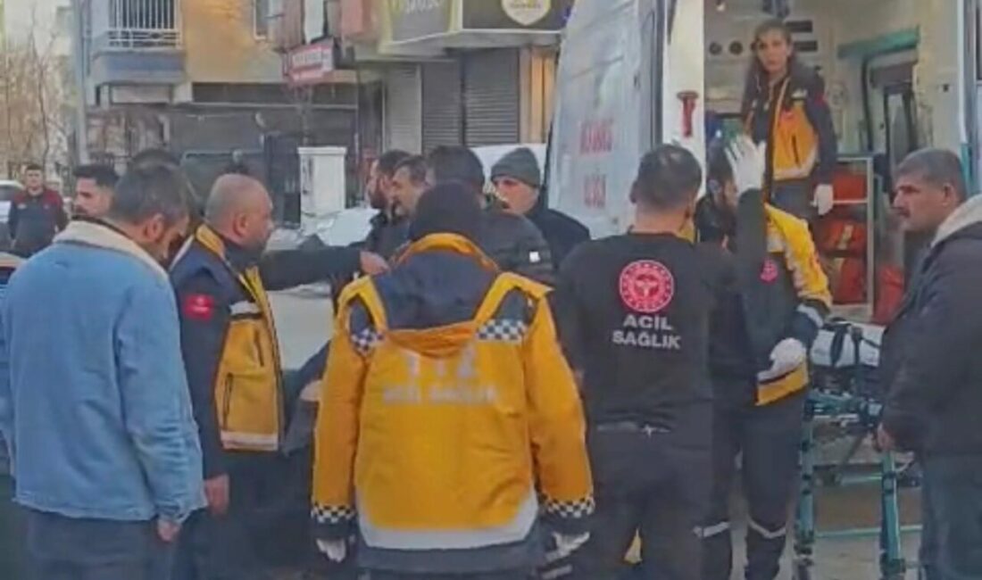Diyarbakır’ın Kayapınar ilçesinde, iki otomobilin çarpışması sonucu meydana gelen trafik