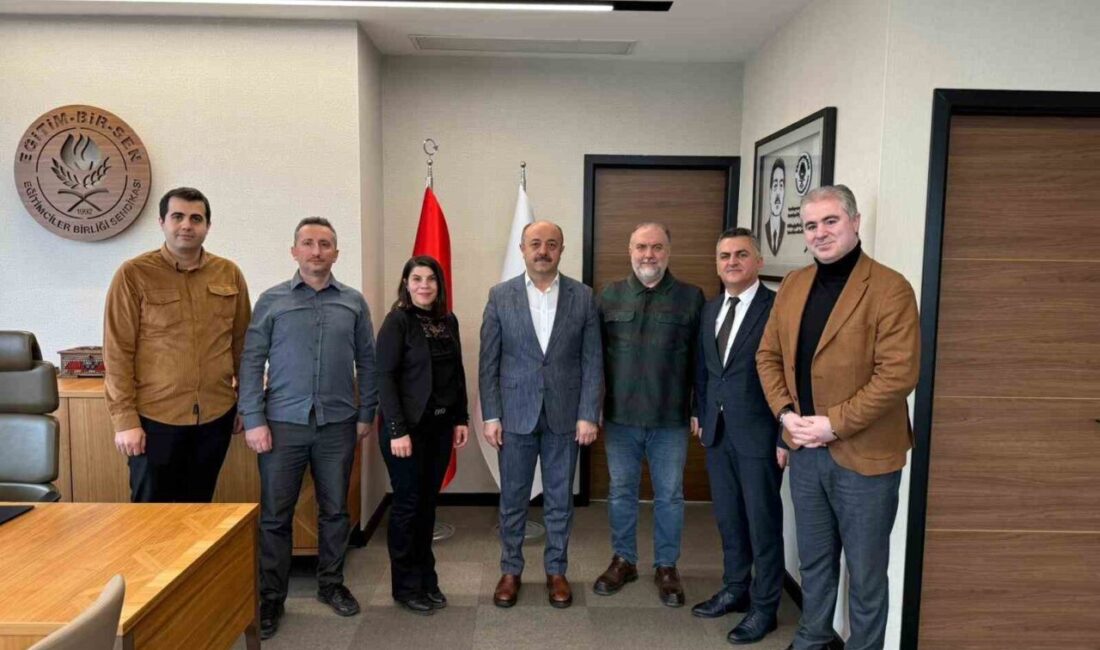 Doktoralı Öğretmenler Koordinasyon Ekibi üyeleri, Eğitim-Bir-Sen Genel Merkezi’ni ziyaret ederek