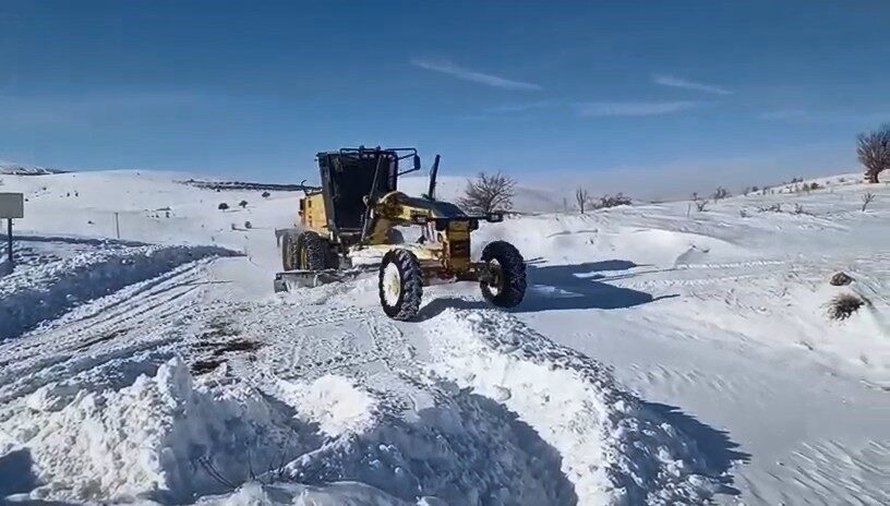Elazığ İl Özel İdaresi Yol ve Ulaşım Hizmetleri Müdürlüğü ekipleri,
