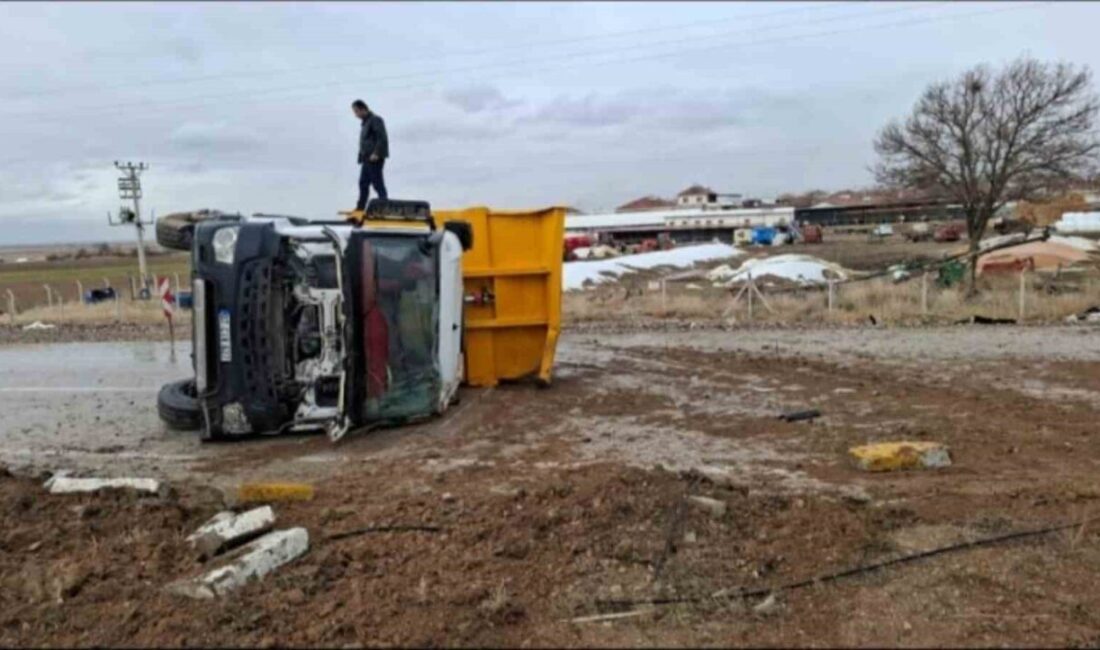 Konya’nın Ereğli ilçesinde meydana gelen trafik kazasında, bir kamyonun kontrolden