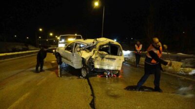Erzurum’a bağlı Pasinler ilçesine giden karayolunda bir hafif ticari araç