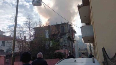 Karamürsel ilçesinde, 3 katlı bir evde çıkan yangın, ev sahibini