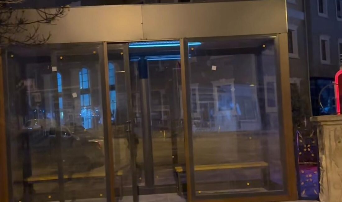 Yerköy Belediyesi tarafından ilçede hayata geçirilen yeni otobüs durakları, vatandaşlardan