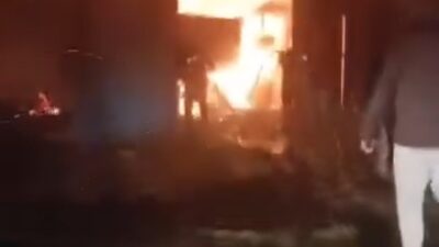 Kızıldağ Yeniyapan köyünde bir evin garajında çıkan yangın sonucunda traktör