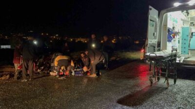 Antalya’nın Gazipaşa ilçesinde yağmur nedeniyle kayganlaşan yolda meydana gelen kazada,