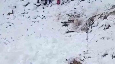 Kamyonetin Kar Yolunda Uçuruma Yuvarlanması Sonucu 5 Kişi Yaralandı Gümüşhane’nin