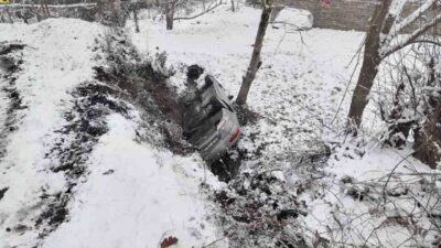 Beykoz’da, şiddetli kar yağışının neden olduğu kaza, Çavuşbaşı Mahallesi’nde yaşandı.