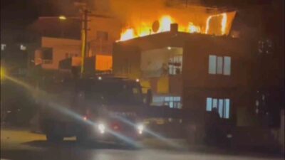 Hatay’ın Payas ilçesinde bulunan 2 katlı müstakil evin damında meydana