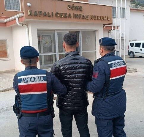 Söke ilçesinde hırsızlık suçundan aranıp 5 yıl hapis cezasına çarptırılan