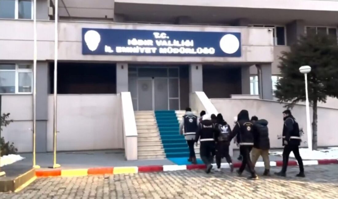 Iğdır Emniyet Müdürlüğü ekipleri tarafından düzensiz göçle mücadele çalışmaları kapsamında