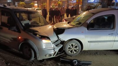 Bursa’nın İnegöl ilçesinde meydana gelen trafik kazasında 3 kişi yaralandı.