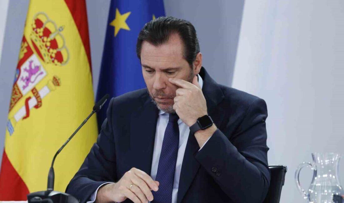 İspanya Ulaştırma Bakanı Oscar Puente, Cordoba eyaletine bağlı Adamuz bölgesinde