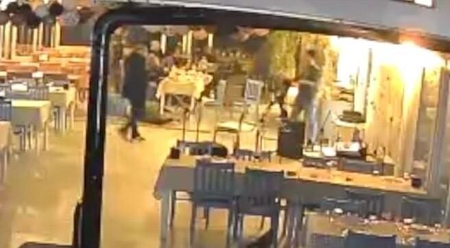 Balıkesir’in Gömeç ilçesindeki bir restoranda meydana gelen olayda işletme sahibi,