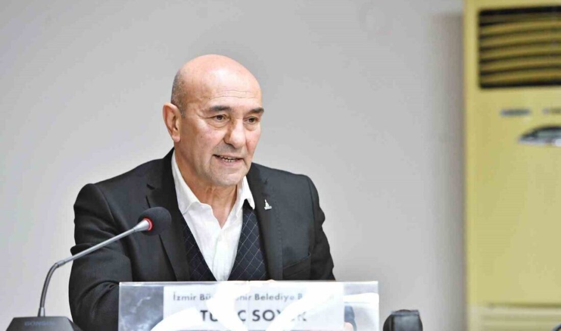 Eski İzmir Büyükşehir Belediye Başkanı Tunç Soyer ve İZBETON eski