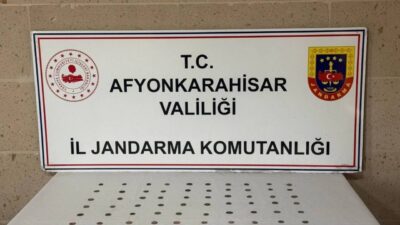 Afyonkarahisar’da Jandarma ekiplerince gerçekleştirilen operasyonda, 70 adet tarihi bakır ve