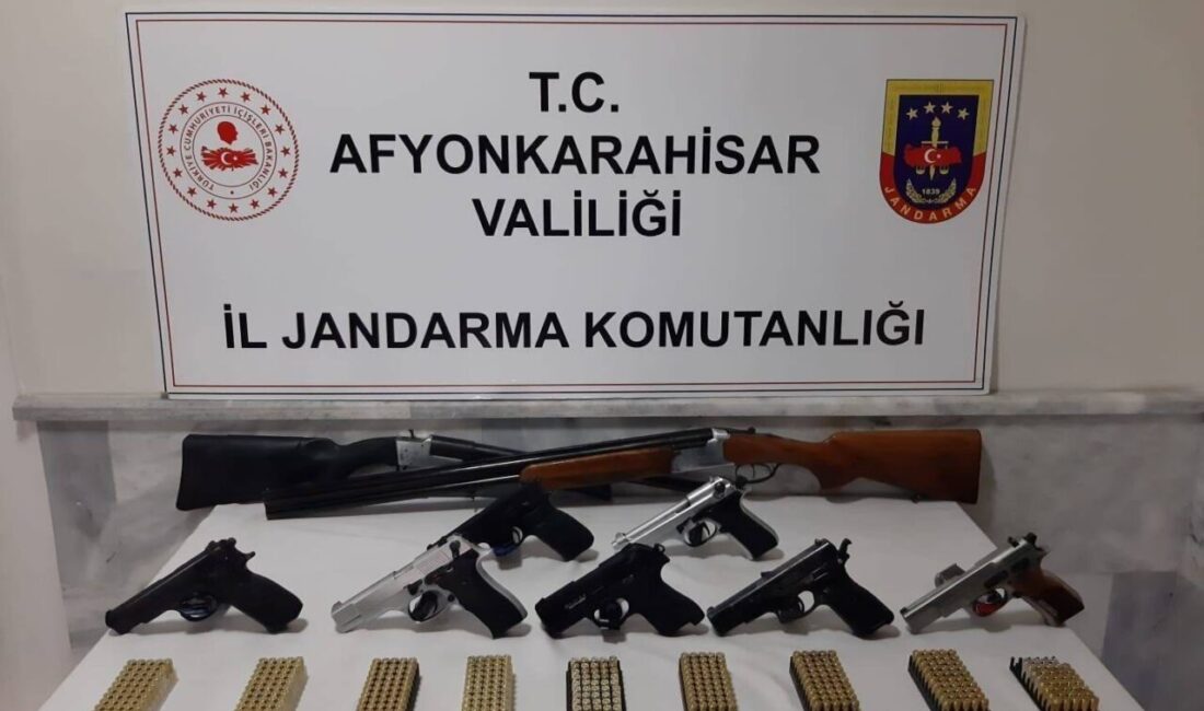 Afyonkarahisar ilinde Jandarma tarafından gerçekleştirilen operasyonlarda birçok farklı adreste ruhsatsız