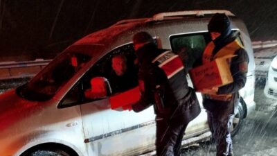 Kahramanmaraş il Jandarma Komutanlığı ekipleri, Adıyaman-Kahramanmaraş, Göksun-Kayseri ve Gaziantep-Kahramanmaraş karayollarında