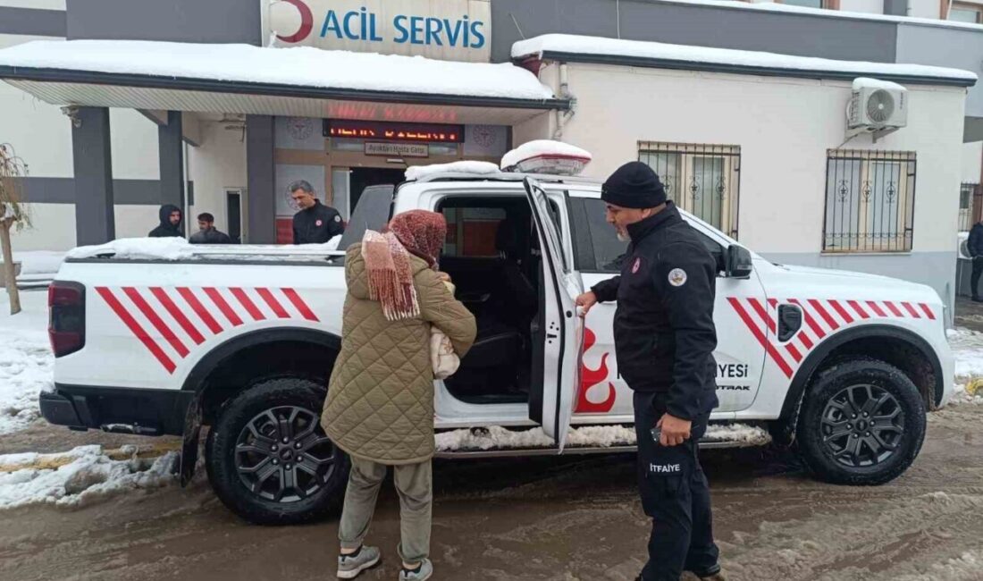 Adıyaman’ın Kahta ilçesinde etkili olan sık kar yağışı nedeniyle temel