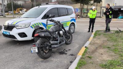 Karabük’te meydana gelen bir trafik kazasında, motosiklet ile kamyonet çarpıştı