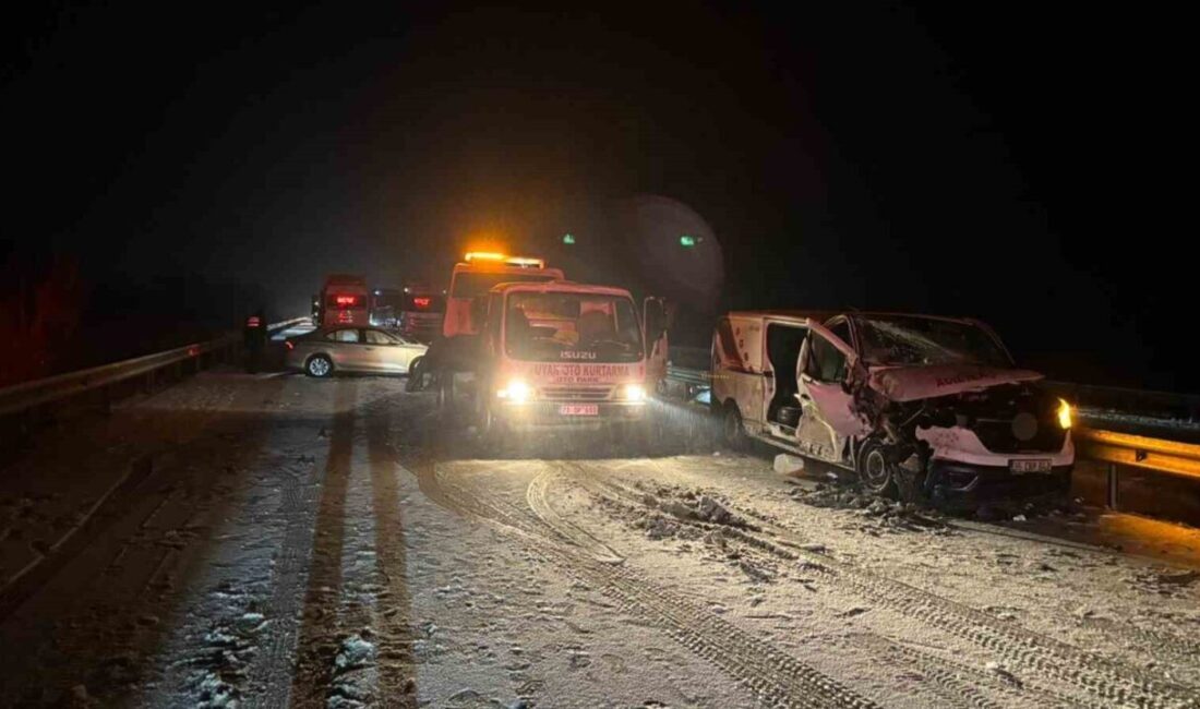 Kırıkkale’de, kar yağışı sebebiyle meydana gelen zincirleme trafik kazasında bir
