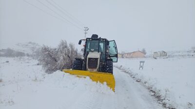 Kırşehir’de etkili olan kar yağışıyla ilgili olarak kapalı yol olmadığı