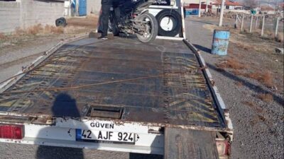 Konya’nın Karapınar ilçesinde polis ekipleri, ilçe genelinde yaptıkları denetimlerde trafik