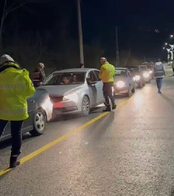 Sakarya’nın Karasu ilçesinde yılbaşı gecesi üç ayrı noktada yapılan denetimler