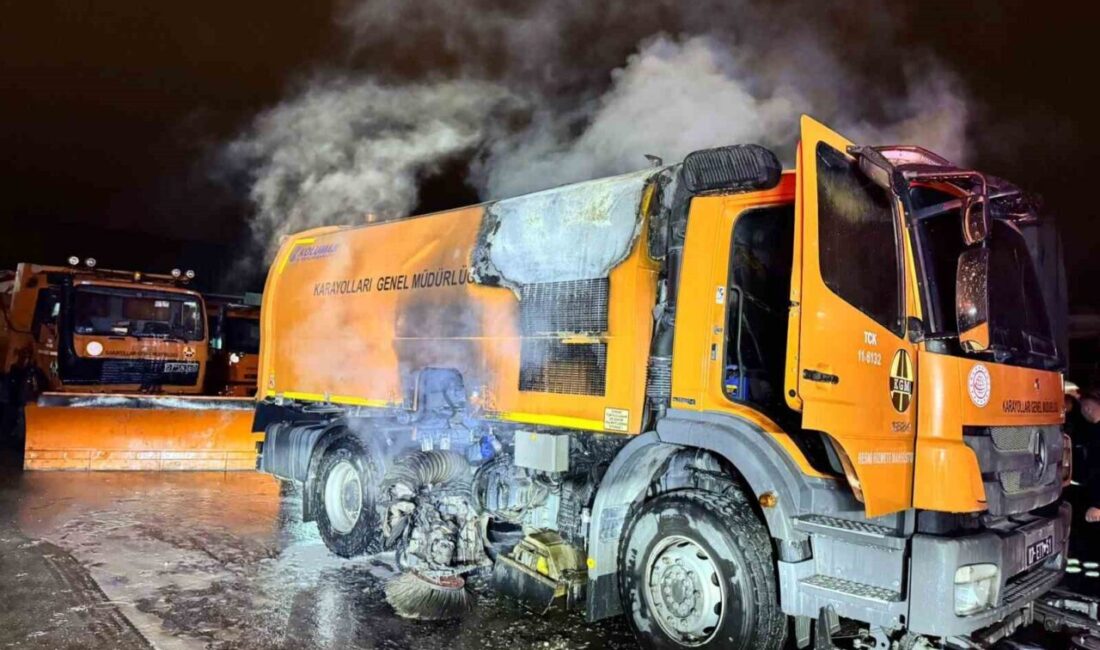 Karayolları Bölge Müdürlüğü’ne ait bir kamyonun yanması durumu, dün gece