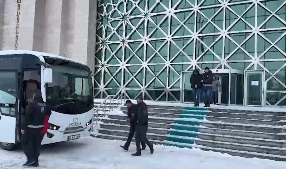 Kars ilinde gerçekleştirilen operasyonda 20 şüpheli gözaltına alınırken, fuhşa zorlandığı