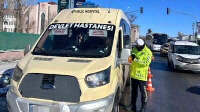Kars’ta, trafik güvenliğinin artırılması ve standartların yükseltilmesi amacıyla trafik ekipleri