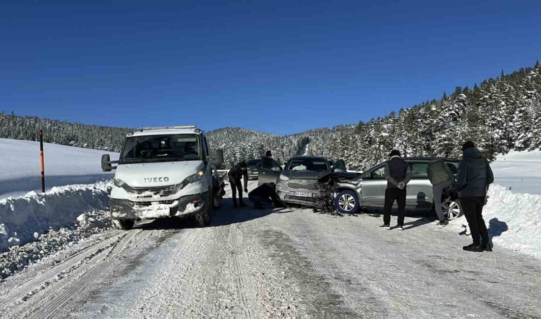 Bolu’nun Kartalkaya Kayak Merkezi yolunda, kar yağışı ve buzlanma sonucu
