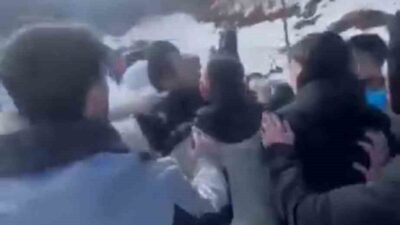 Kocaeli’nin turistik beldesi Kartepe’de ATV turu düzenleyen kişiler, yaşanan bir