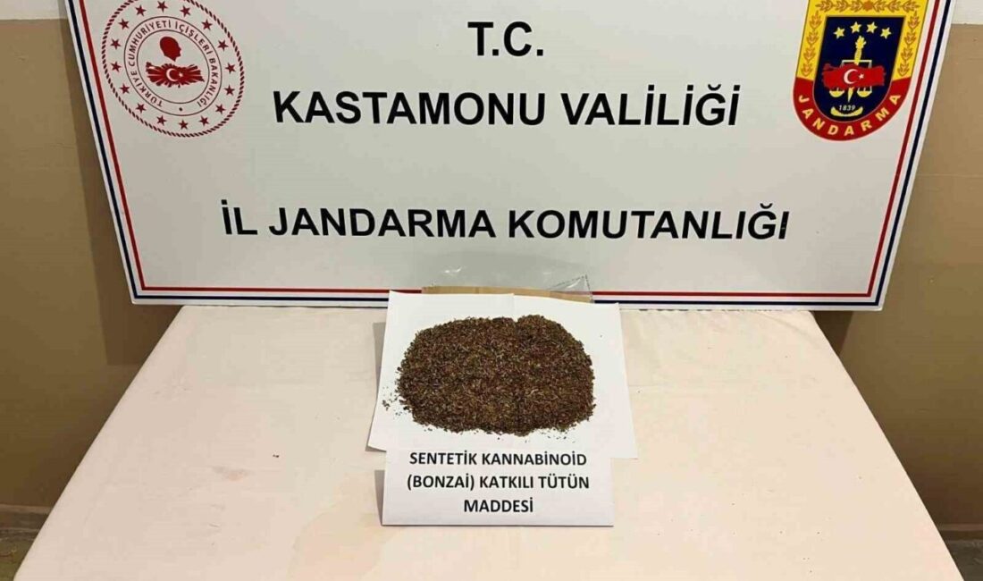 Kastamonu’da gerçekleştirilen uyuşturucu operasyonunda jandarma ekipleri 5 kişiyi gözaltına aldı.