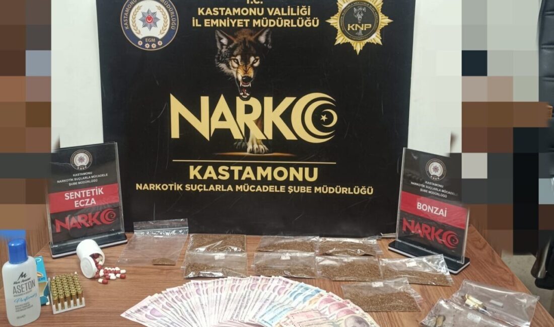 Kastamonu’da polis ekipleri tarafından uyuşturucu madde bulundurmakla suçlanan bir kişi