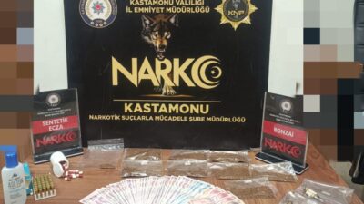 Kastamonu’da polis ekipleri tarafından uyuşturucu madde bulundurmakla suçlanan bir kişi