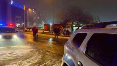 Kayseri’nin Melikgazi ilçesinde bir kişi, babasına ait büfeyi kurşunladı. Gelen