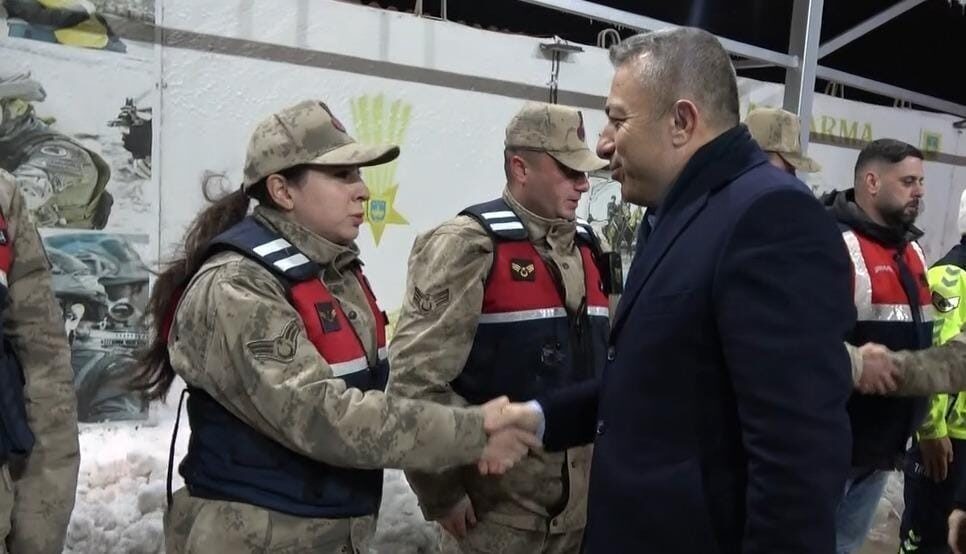 Kilis Valisi Tahir Şahin, yeni yıl tedbirleri çerçevesinde Kilis-Öncü kontrol