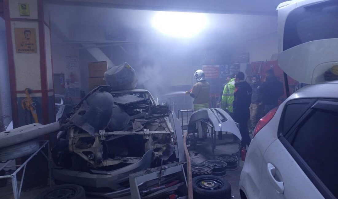 Hatay’da Kırıkhan ilçesinde bulunan bir araç tamirhanesinde çıkan yangın, itfaiye