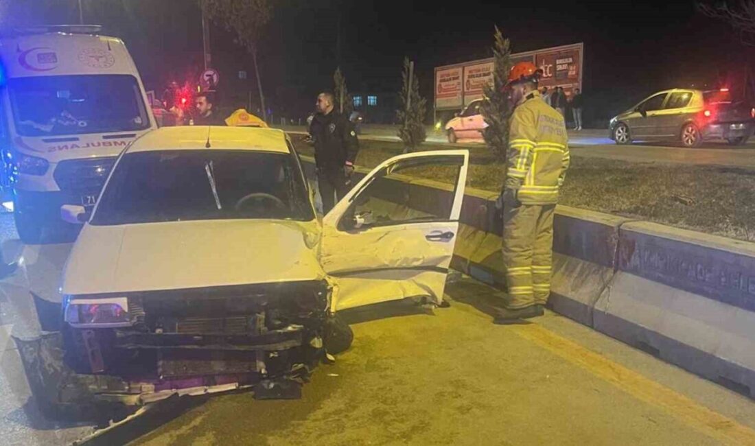 Kırıkkale ilinde meydana gelen trafik kazasında, iki aracın çarpışması sonucunda