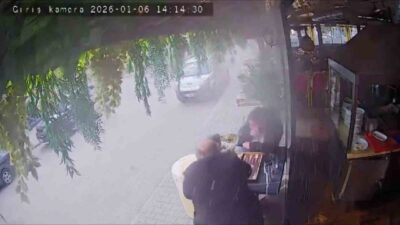 Adana’da bir restoranın klima dış ünitesindeki borunun patlaması anlık olarak