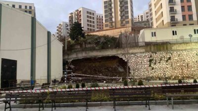 İzmit ilçesinde bir inşaat şantiyesinde bulunan 10 metre yüksekliğindeki istinat