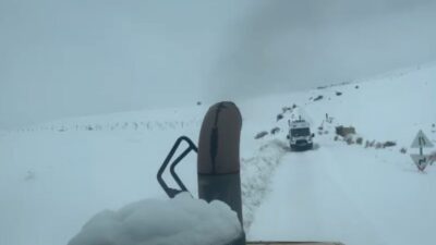 Sivas’ta, yoğun kar yağışı sonucu ulaşımın kapandığı Karakuyu köyünde mahsur