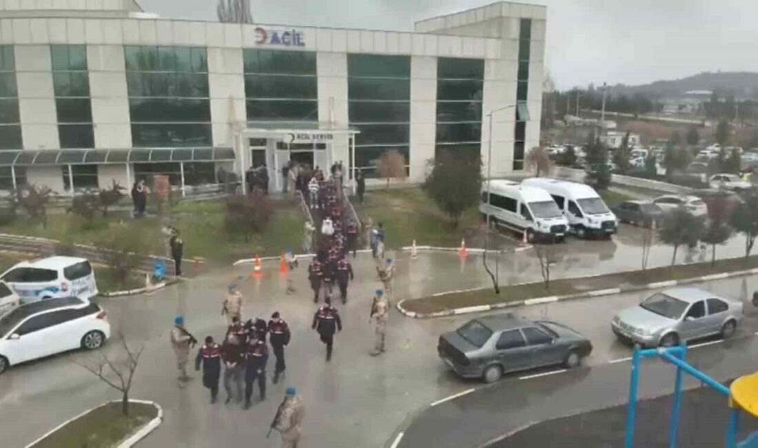 Simav ilçesinde uyuşturucu ticareti yapan kişilere yönelik kapsamlı bir operasyon